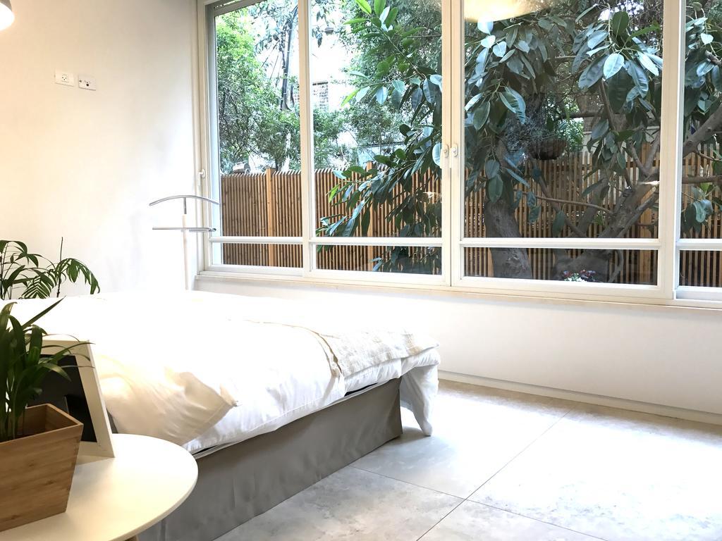 Luxurious By The Beach Apartment With Garden 텔아비브 외부 사진
