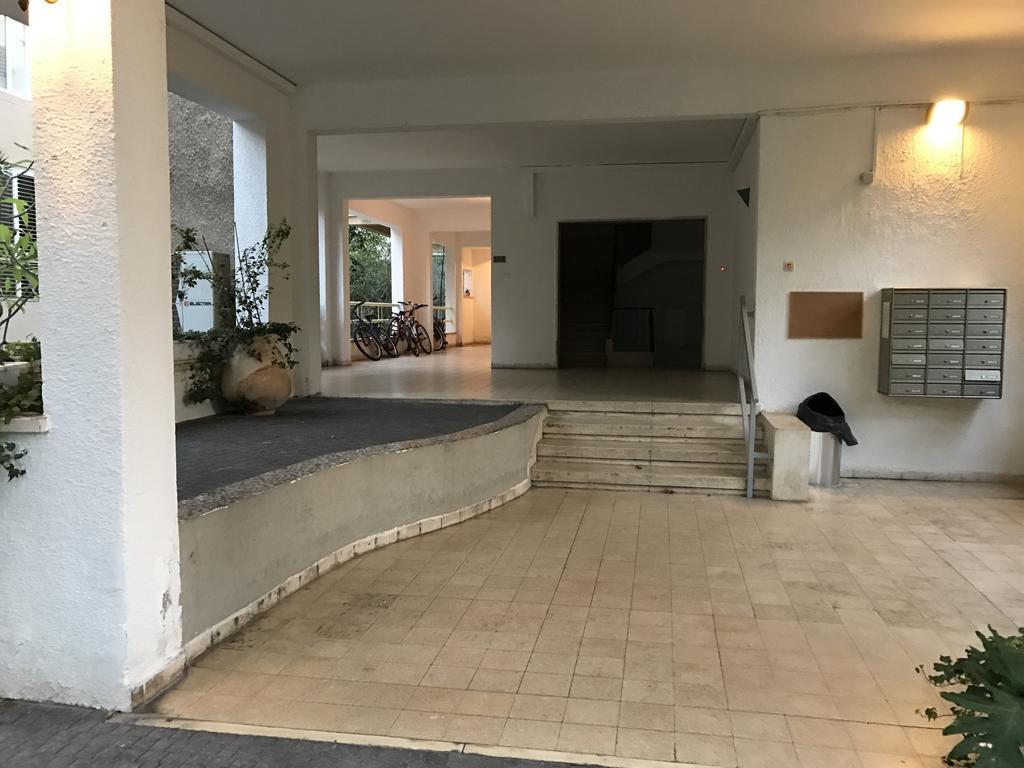 Luxurious By The Beach Apartment With Garden 텔아비브 외부 사진